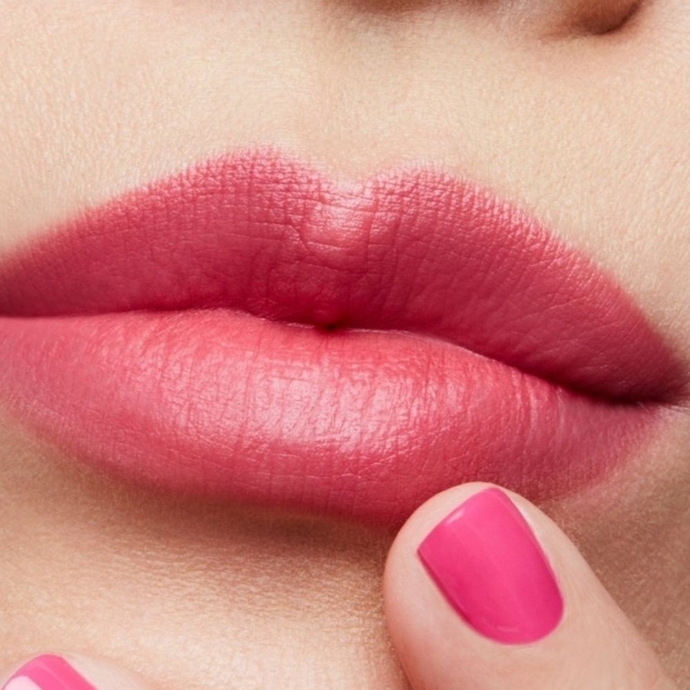 MAC You're So Vain 419 Love Me Lipstick - Picture 13 of 16